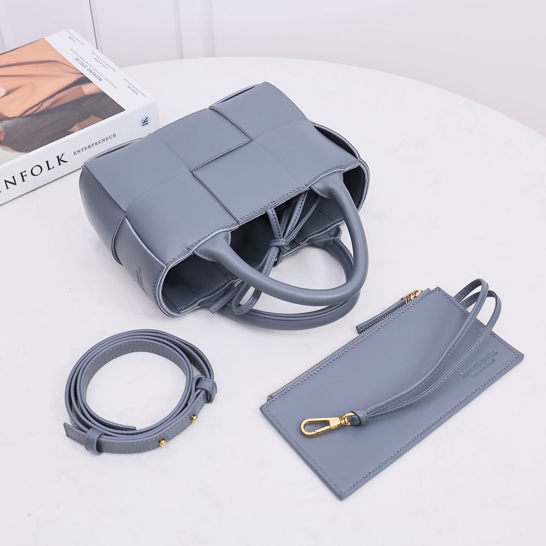 Mini Tote Three-Compartment Woven Handbag with Shoulder Strap