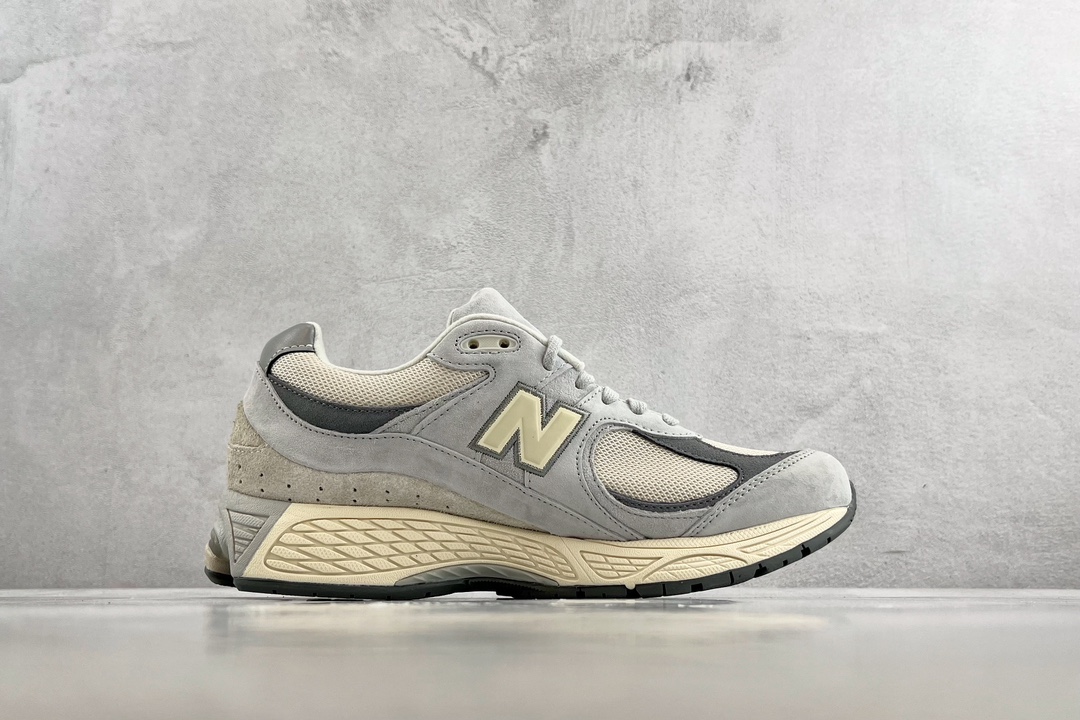 New Balance NB 2002R M2002RLN