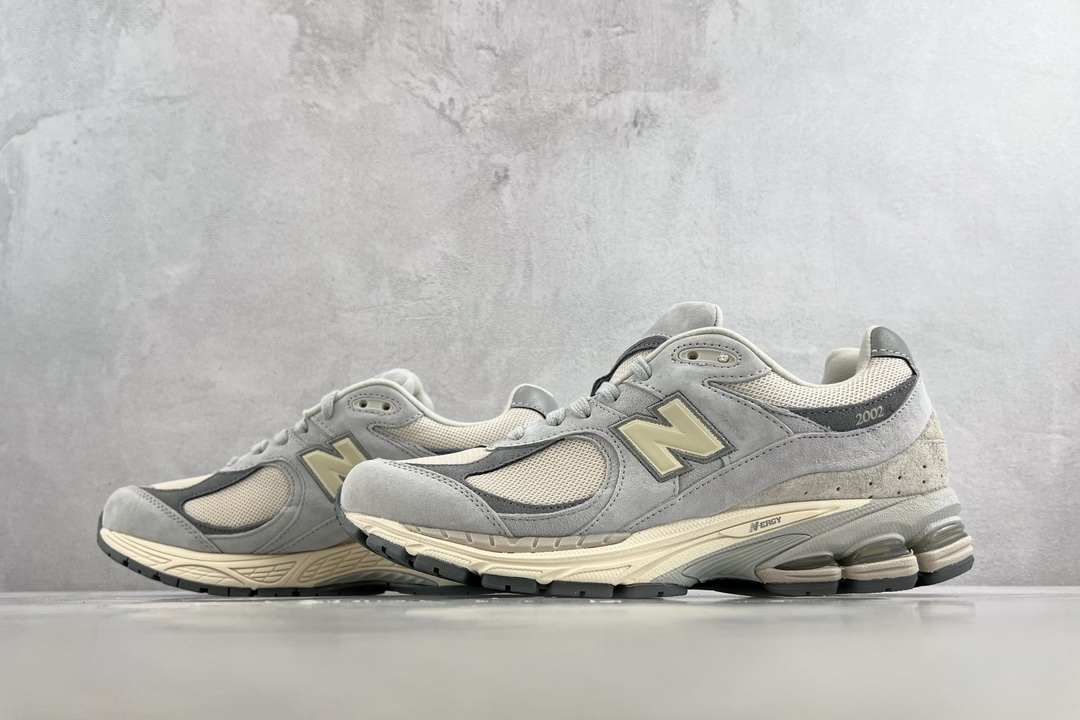 New Balance NB 2002R M2002RLN