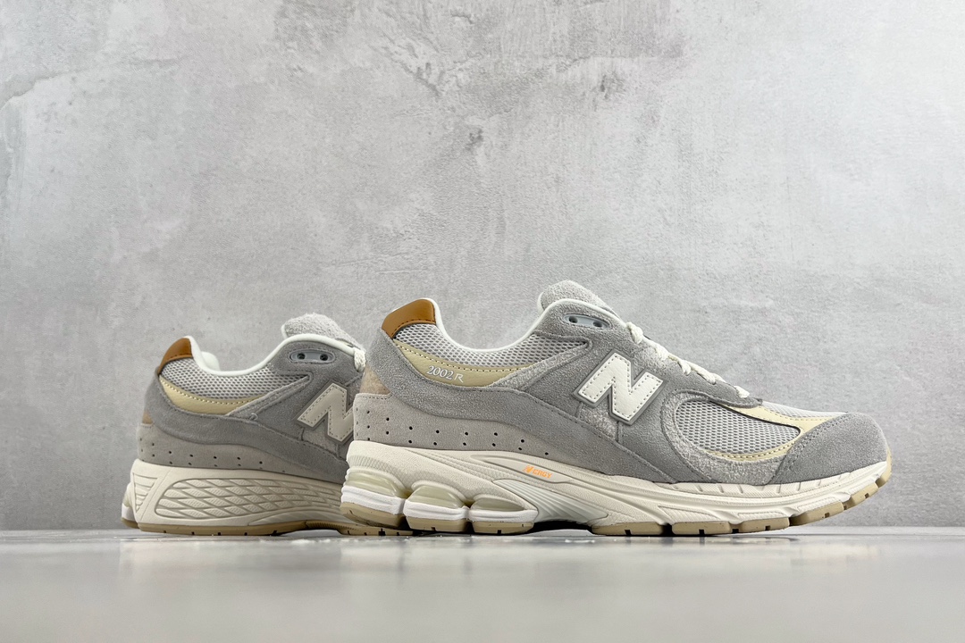 New Balance NB 2002R M2002RSB