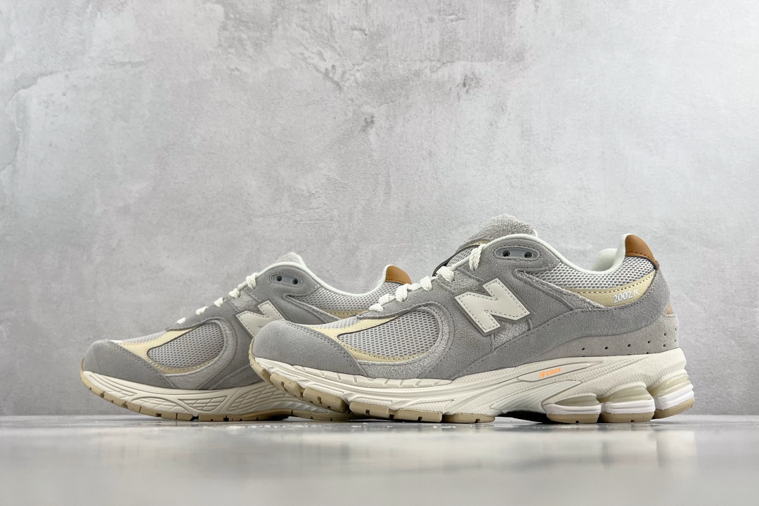 New Balance NB 2002R M2002RSB