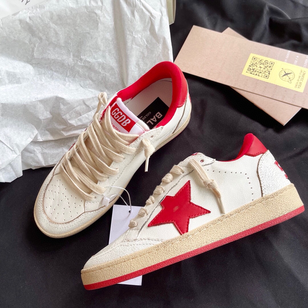 P240
▪️Golden Goose Deluxe Brand～GGDB SNERKERS 经典小脏鞋系列～（手绘款打印）

鞋面顶级水染牛皮拼接爆裂纹牛皮，内里高密毛巾布，垫脚牛皮～
乳胶垫 2cm每双都有气孔和钢印Logo 内增高活动鞋垫可以拿出来，TPU大底耐磨～

#size：35-44
基本款💰