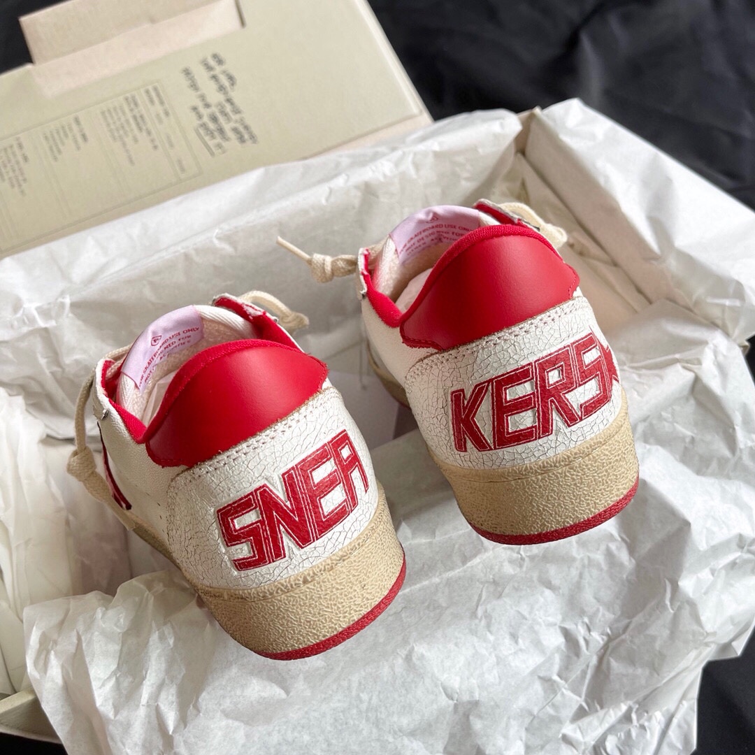 P240
▪️Golden Goose Deluxe Brand～GGDB SNERKERS 经典小脏鞋系列～（手绘款打印）

鞋面顶级水染牛皮拼接爆裂纹牛皮，内里高密毛巾布，垫脚牛皮～
乳胶垫 2cm每双都有气孔和钢印Logo 内增高活动鞋垫可以拿出来，TPU大底耐磨～

#size：35-44
基本款💰