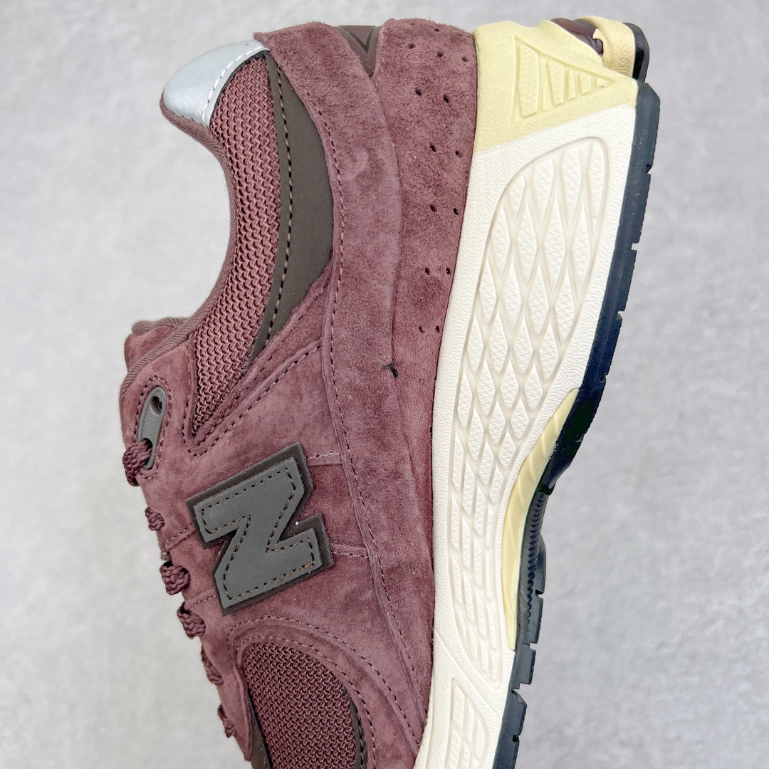 图片[7]-💰240 ＃M纯原 新百伦NB New Balance M2002RCD 酒红 全套原楦原纸板原厂数据开发 原厂网纱 原装进口翻毛皮料正确绒感卡色 正确中底拉帮中底网布细节 一比一手工擦旧效果 冲裁组合 匠心打造 耗时两个月开发完成 工艺极其复杂难度可想而知 新开独立私模大底 全网唯一正确做旧组合大底 高端零售专供产物 尺码：36 37 37.5 38 38.5 39.5 40 40.5 41.5 42 42.5 43 44 44.5 45 45.5 46.5 47 编码：by3936010-运动鞋