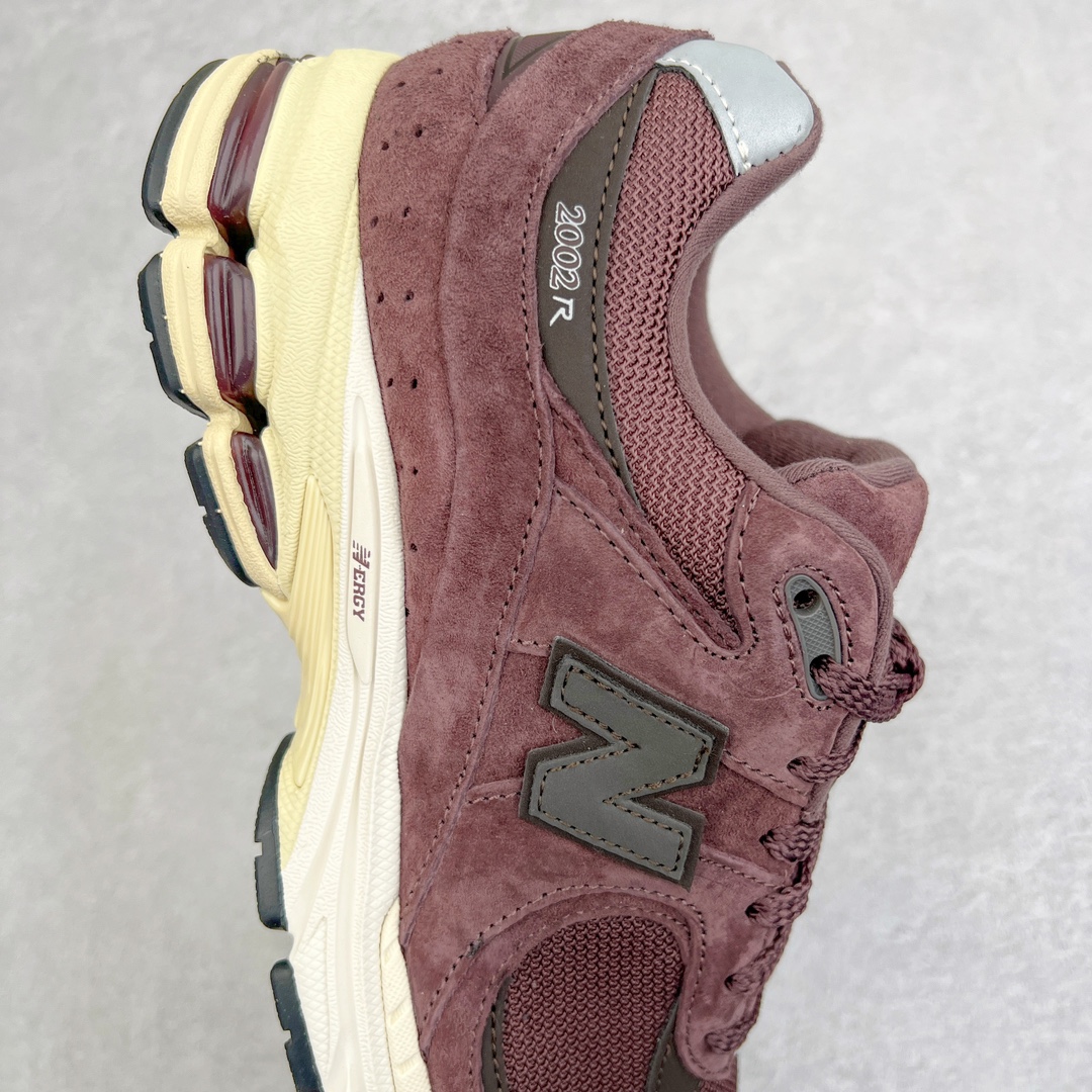 图片[6]-💰240 ＃M纯原 新百伦NB New Balance M2002RCD 酒红 全套原楦原纸板原厂数据开发 原厂网纱 原装进口翻毛皮料正确绒感卡色 正确中底拉帮中底网布细节 一比一手工擦旧效果 冲裁组合 匠心打造 耗时两个月开发完成 工艺极其复杂难度可想而知 新开独立私模大底 全网唯一正确做旧组合大底 高端零售专供产物 尺码：36 37 37.5 38 38.5 39.5 40 40.5 41.5 42 42.5 43 44 44.5 45 45.5 46.5 47 编码：by3936010-运动鞋