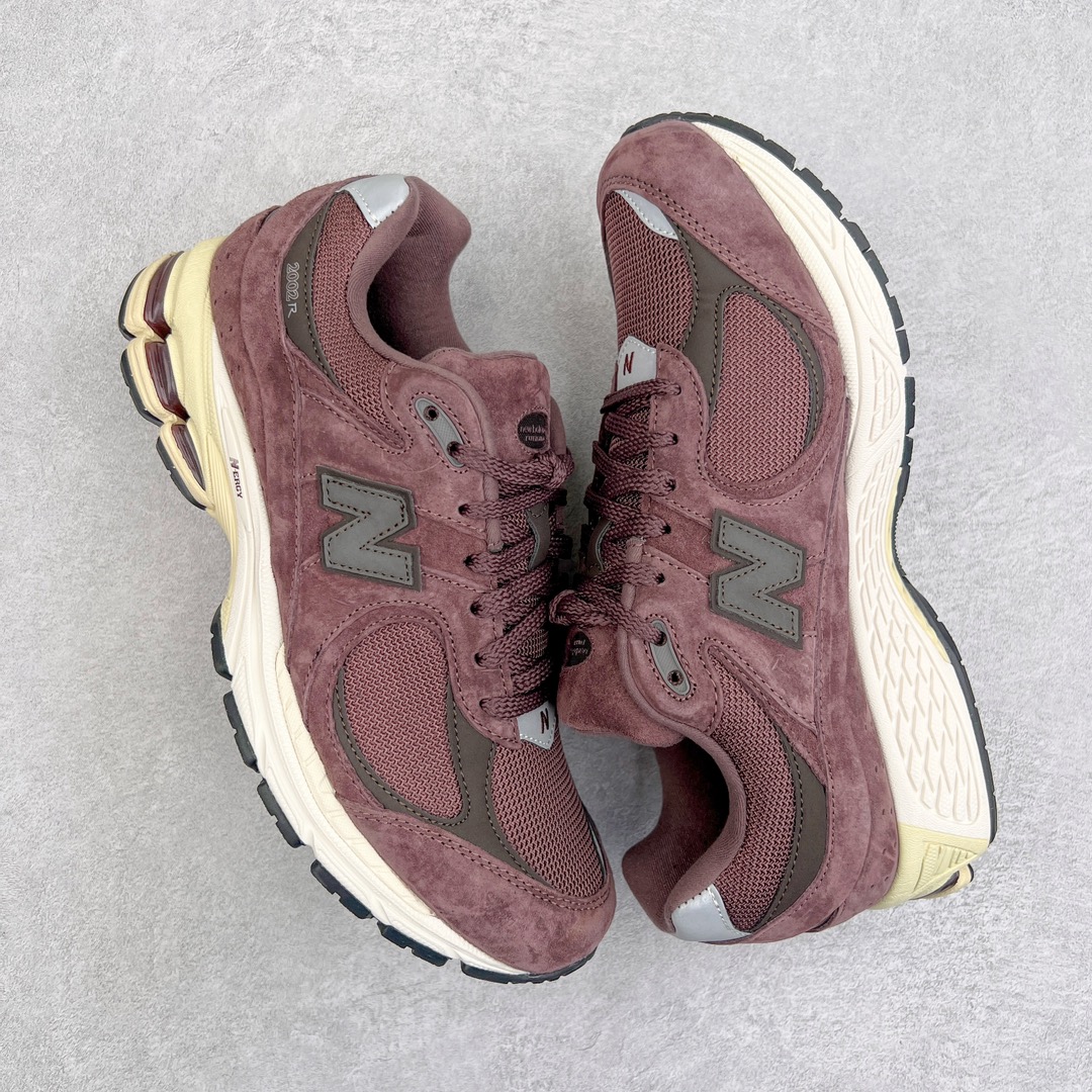 图片[3]-💰240 ＃M纯原 新百伦NB New Balance M2002RCD 酒红 全套原楦原纸板原厂数据开发 原厂网纱 原装进口翻毛皮料正确绒感卡色 正确中底拉帮中底网布细节 一比一手工擦旧效果 冲裁组合 匠心打造 耗时两个月开发完成 工艺极其复杂难度可想而知 新开独立私模大底 全网唯一正确做旧组合大底 高端零售专供产物 尺码：36 37 37.5 38 38.5 39.5 40 40.5 41.5 42 42.5 43 44 44.5 45 45.5 46.5 47 编码：by3936010-运动鞋