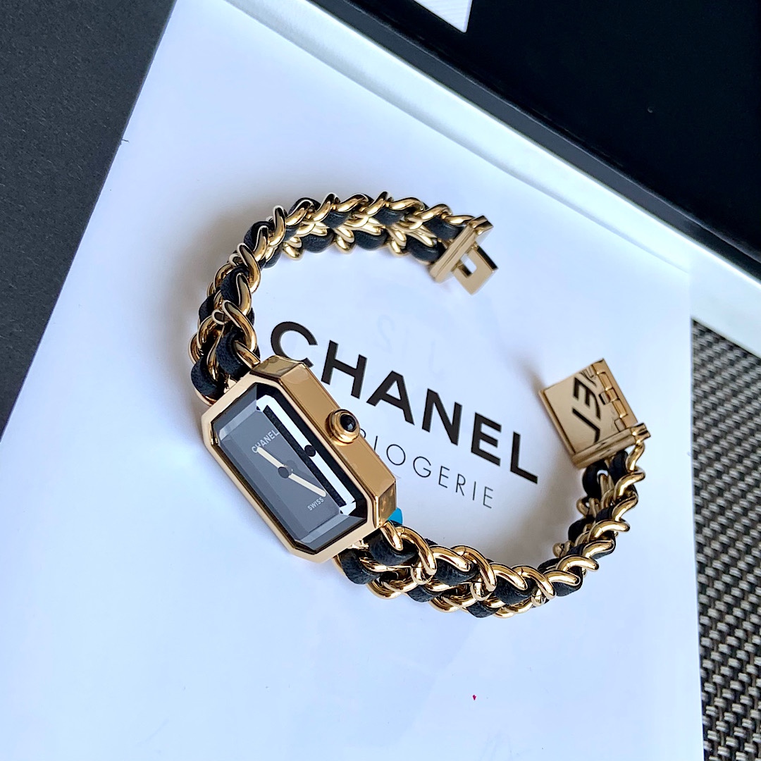 Часы Chanel