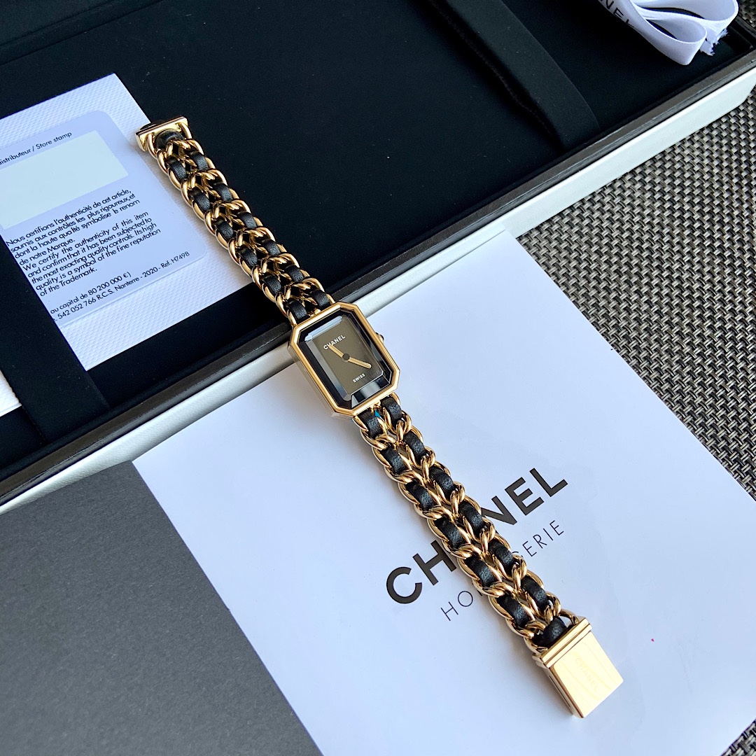 Часы Chanel