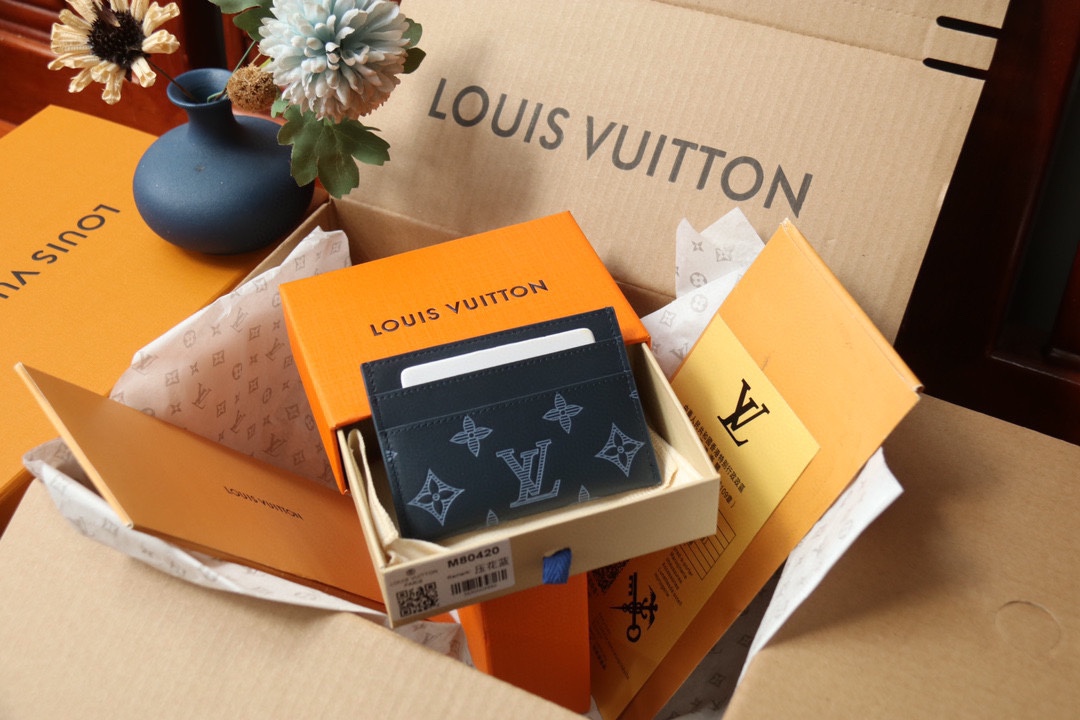 Louis Vuitton Wallet Card pack Blue Monogram Eclipse Canvas M62170