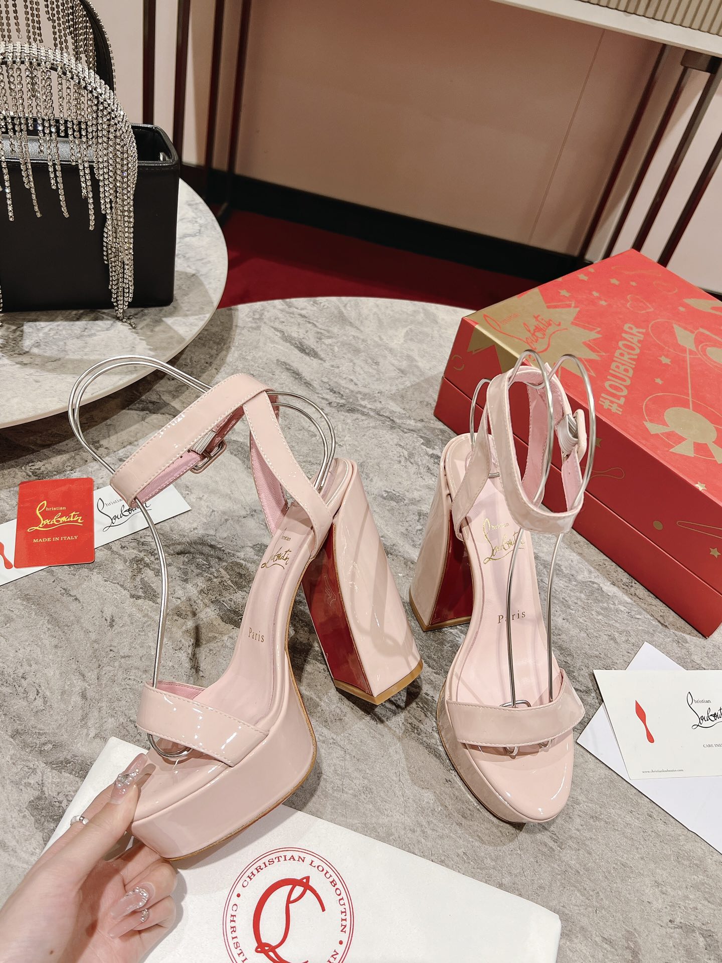 How to Find Designer Replica
 Christian Louboutin Shoes High Heel Pumps Sandals Black Pink Calfskin Cowhide Patent Leather