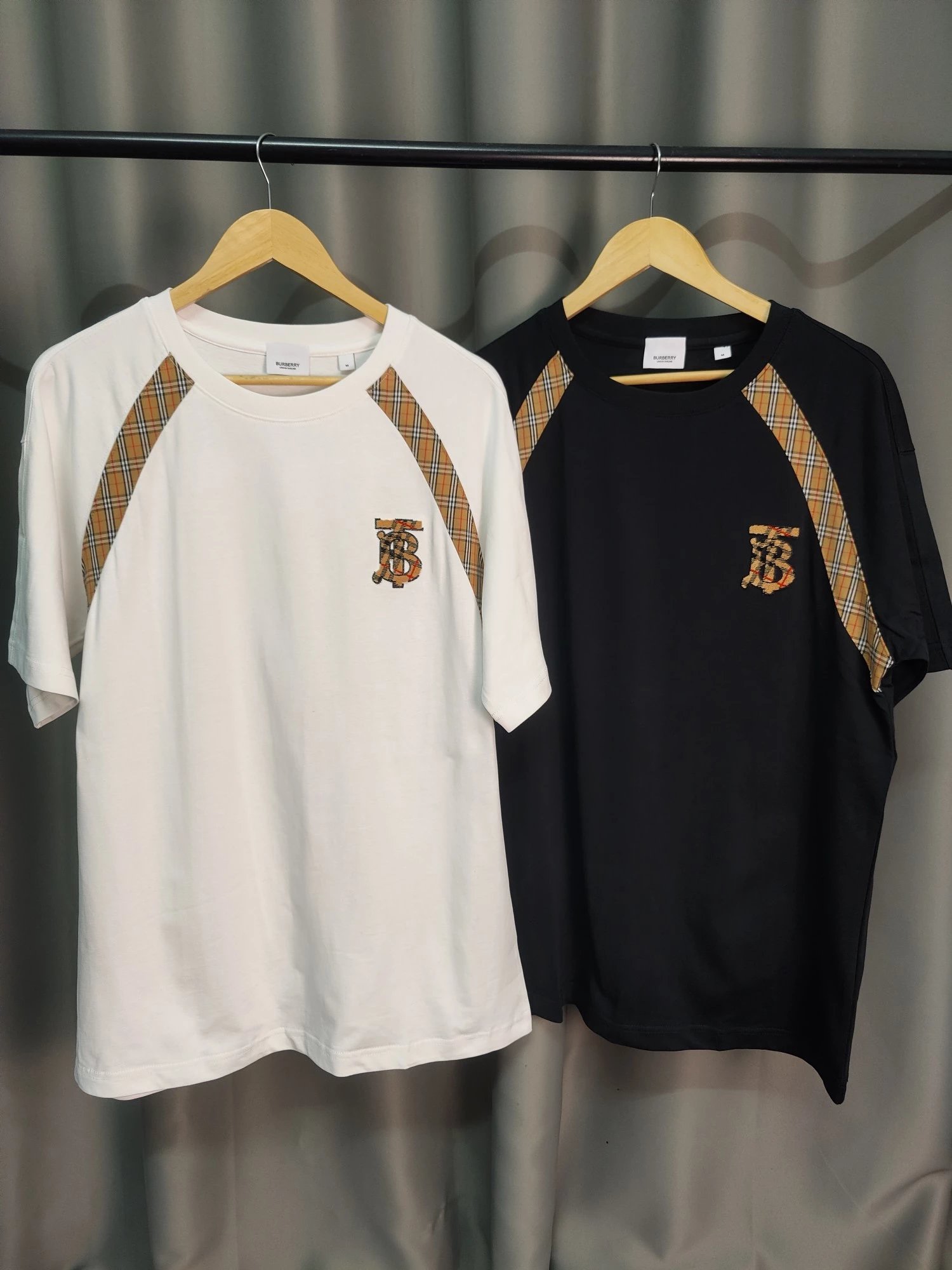 Burberry Clothing T-Shirt Black White Embroidery Unisex Cotton Short Sleeve