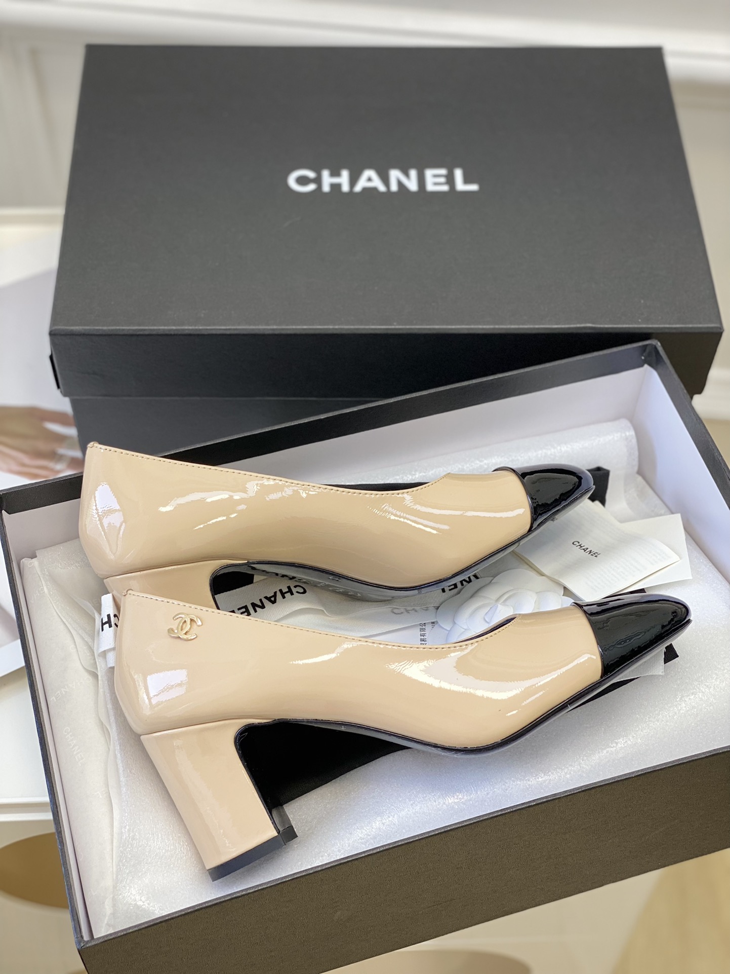 Chanel23S新款拼色粗跟单鞋！