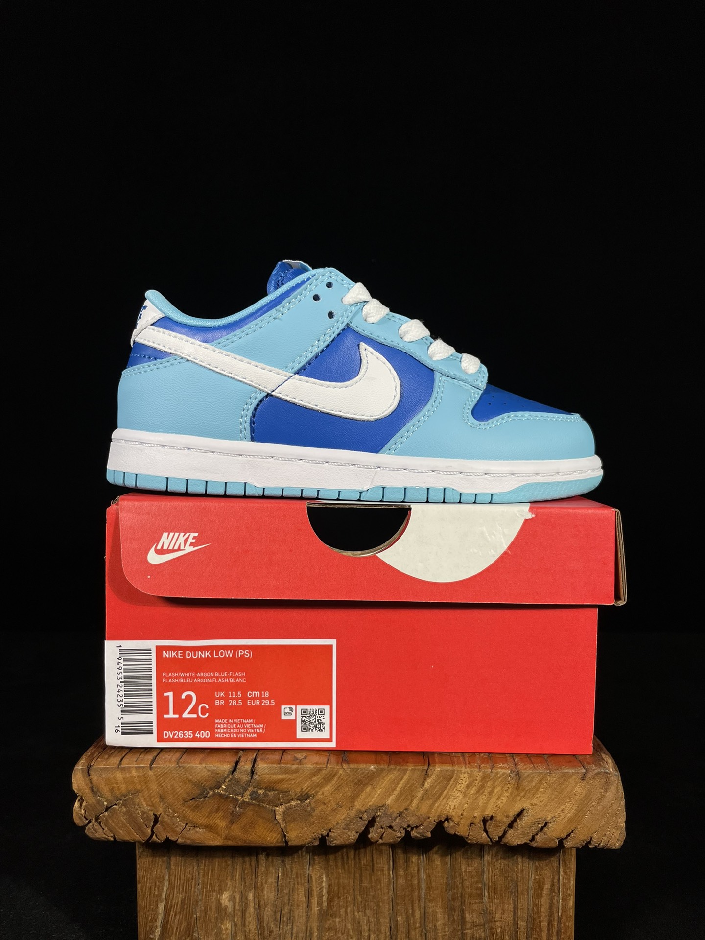 特价清货 福利特价‼️ 核心价格表私 
童鞋dunk 蓝色
C版大厂出品，比市面小厂童鞋品质好太多了！
