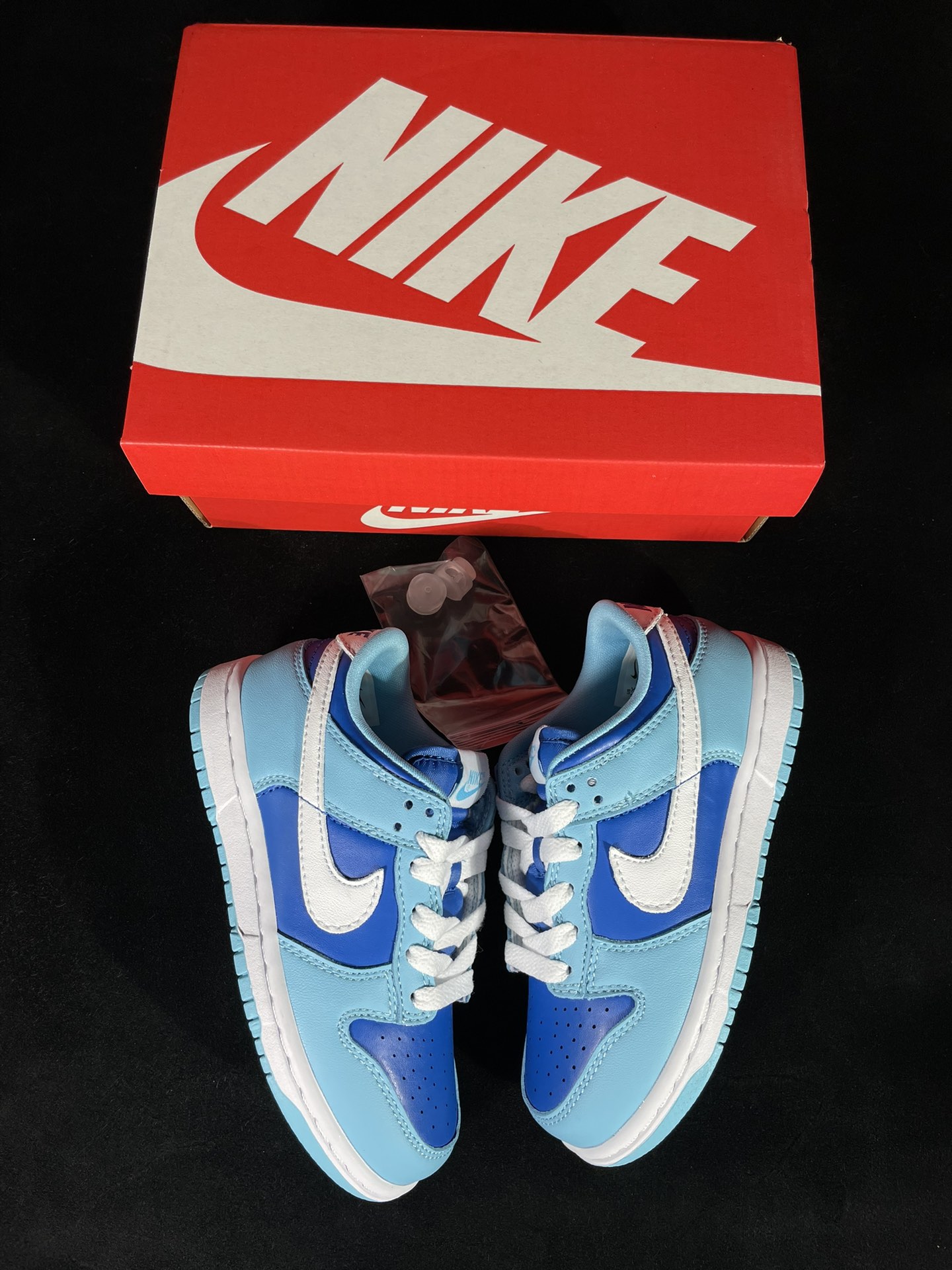 特价清货 福利特价‼️ 核心价格表私 
童鞋dunk 蓝色
C版大厂出品，比市面小厂童鞋品质好太多了！
