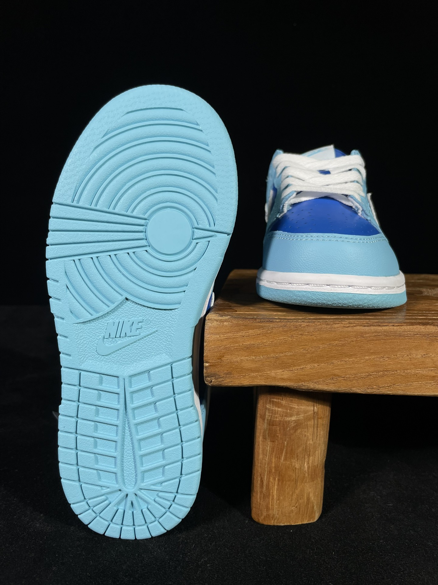 特价清货 福利特价‼️ 核心价格表私 
童鞋dunk 蓝色
C版大厂出品，比市面小厂童鞋品质好太多了！
