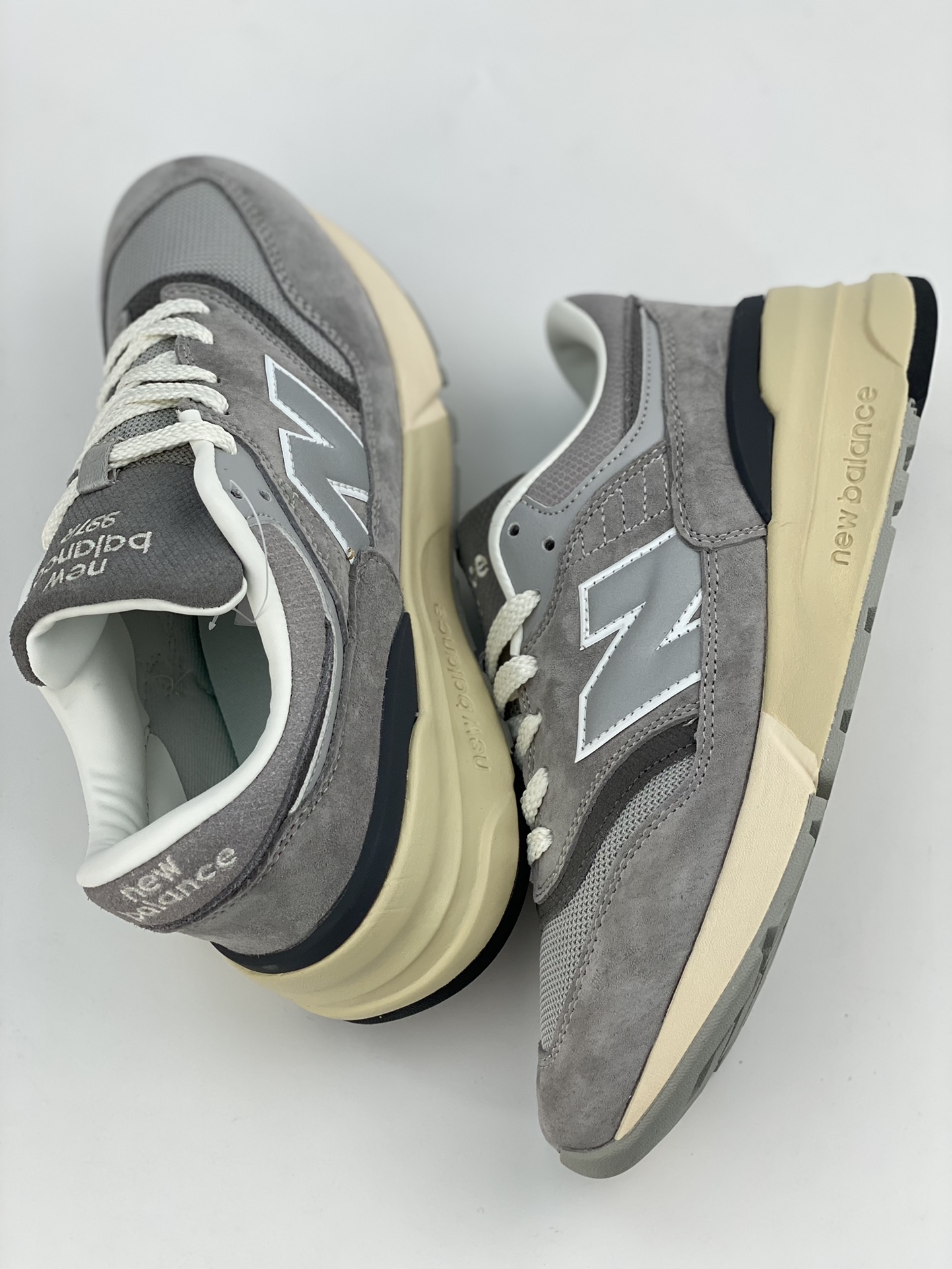 New Balance 997R improved version of classic retro thick-soled casual sports jogging shoes U997RHA