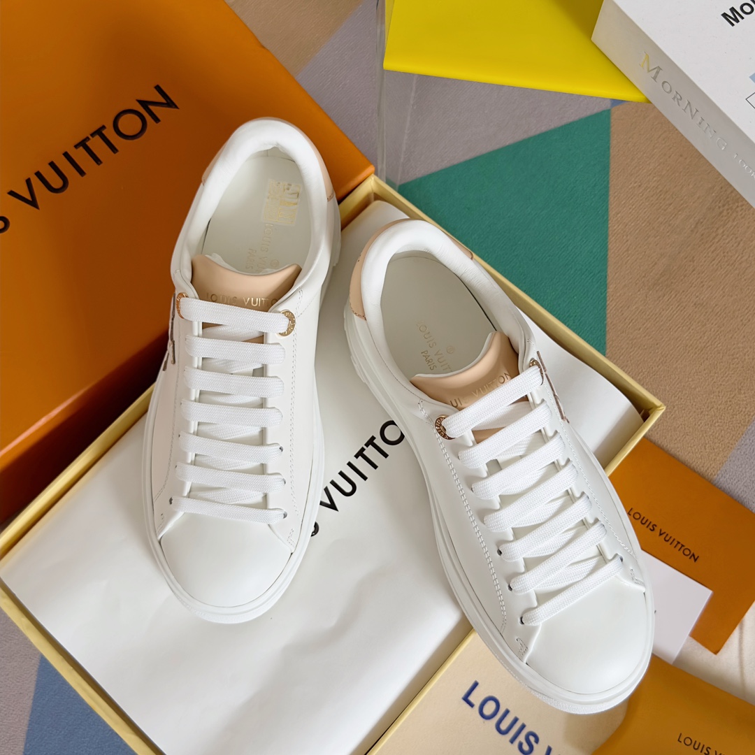 NO:164083,LV donkey brand L Home Time Out series Rhinestones Casual White Shoes Sports Shoes Original Purchase and Development Made This model Time Out sneakers are soft cowhide leather embossed mini Monogram pattern, renovating Louis Vuitton's classic design. 3D Louis Vuitton logo embellishes thickened outsole, and the inscription eyelets add exquisite details. Delivery counter exquisite packaging Fabric: original imported cowhide, original custom soft sheepskin Sole original open mold TPU anti-slip sole 4CM Sole Size: 35-40 (custom 41), casual shoes/sports shoes, louis vuitton, louis vuitton, louis vuitton, louis vuitton, louis vuitton, louis vuitton, louis vuitton, cowhide, sheepskin19860909批 LV驴牌 L家 Time Out 系列 水钻 休闲 小白鞋 运动鞋 原版购入开发 做货 本款 Time Out 运动鞋为柔软牛皮革压印迷你 Monogram 图案,焕新路易威登的经典设计.3D 路易威登标识点缀加厚凸纹外底,铭纹孔眼再添精致细节. 配送专柜精美包装 面料:原版进口头层牛皮 内里原版定制柔软羊皮 鞋底原版开模TPU防滑大底 底厚4CM Size:35-40（定制41）,休闲鞋/运动鞋,louis vuitton,louis vuitton,louis vuitton,louis vuitton,sneakers,cowhide,sheepskin,Women's Shoes