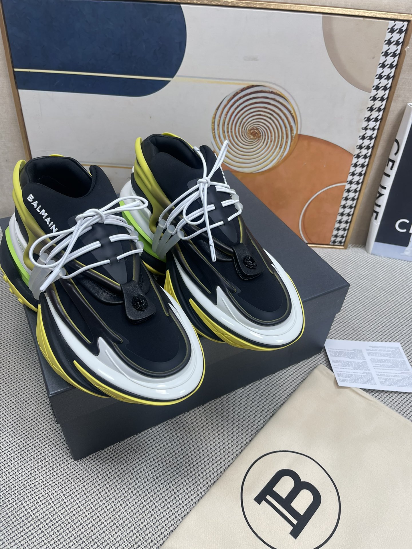 NO:461184,The top version of Balmain Balmain spacecraft dad shoes is launched with bold design and avant-garde style sweeping fashion at home and abroad, major social platforms. The hollowed-out tpu foam combination soles are matched with relatively exaggerated thickness. Once you put your feet on, you will become longer legs. Just as French fashion concepts and famous quotes French fashion designer Pierre Balmain has a saying that dressmaking is the architecture of movement. (The art of clothing making is 'walking architecture'.) In his opinion, his mission is to beautify the world like an architect, and the close connection between architecture and fashion has been integrated and emphasized throughout Balmain's career. Multi-material splicing, outsole tpu foam combination soles, bottom thickness 8CM, size number - 5 (46 customization, no return and exchange)  Color 12 colors hair, dad shoes, balmain, balmain19860909顶级版本Balmain巴尔曼飞船老爹鞋深海炸弹强势推出,设计大胆、造型前卫席卷国内外的时尚,社交各大平台.镂空的tpu发泡组合大底配上相对夸张的厚度.一经上脚秒变长腿.正如法国时装理念和名言法国时装设计师皮埃尔·巴尔曼(Pierre Balmain)有一句话dressmaking is the architecture ofmovement.（服装制作艺术是“行走的建筑”.)在他看来,他的使命就是像建筑师一样美化世界,而建筑与时装之间的密切联系在巴尔曼的整个职业生涯中都得到了融合与强调. 材质多材质拼接 大底tpu发泡组合大底 底厚8CM 码数-5（46定制不退换） 颜色12色齐发,老爹鞋,balmain,balmain,Women's Shoes