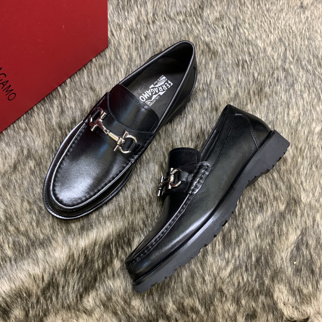 Salvatore Ferragamo Men's Leather Loafers with Metal Buckle 7 i1686408896 8796 5