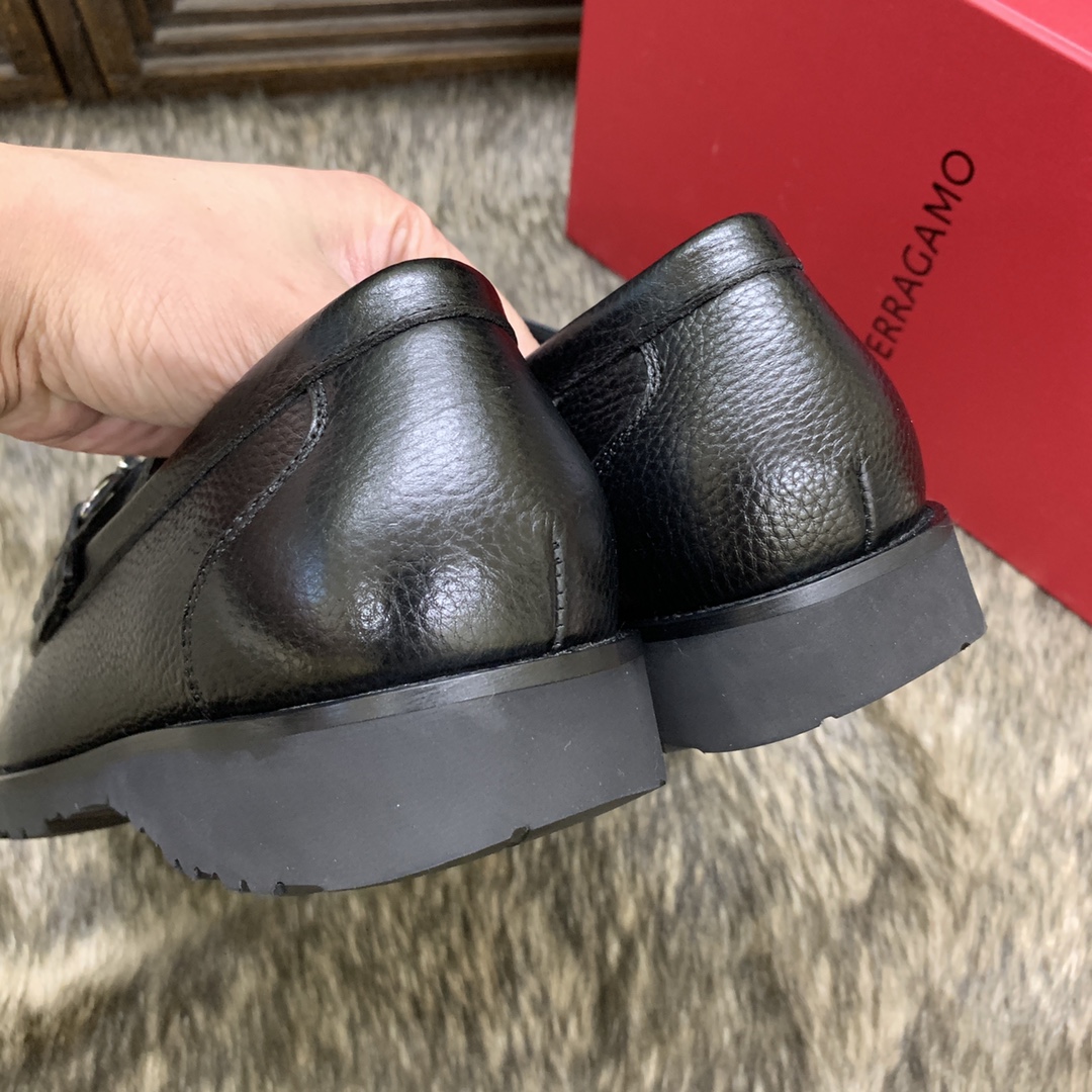 Ferragamo Men's Black Leather Loafers with Signature Buckle Detail 10 i1686409304 2493 8