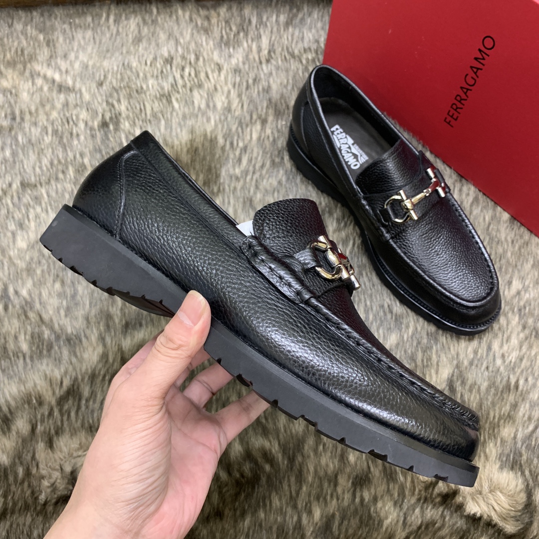 Ferragamo Men's Black Leather Loafers with Signature Buckle Detail 6 i1686409304 6041 4