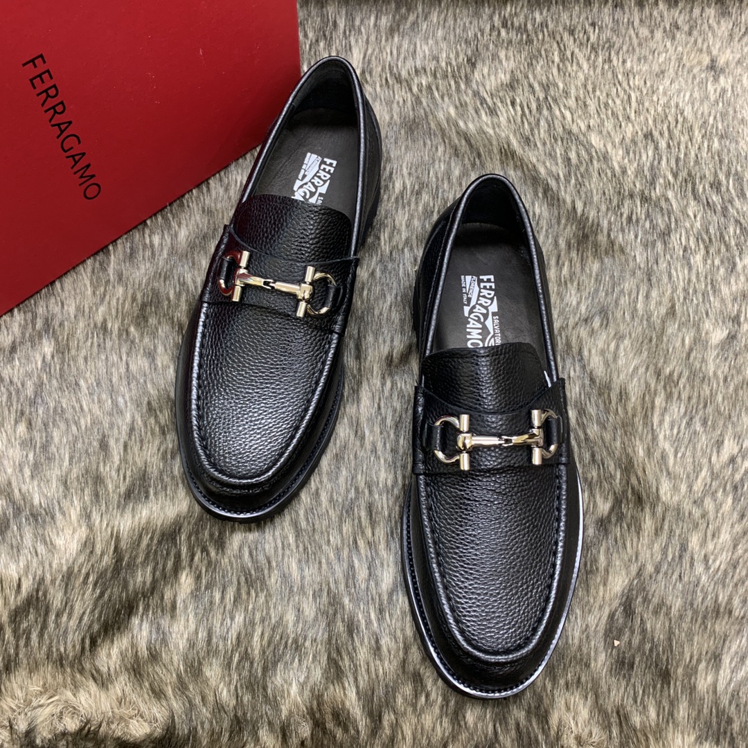 Ferragamo Men's Black Leather Loafers with Signature Buckle Detail 3 i1686409304 61 1