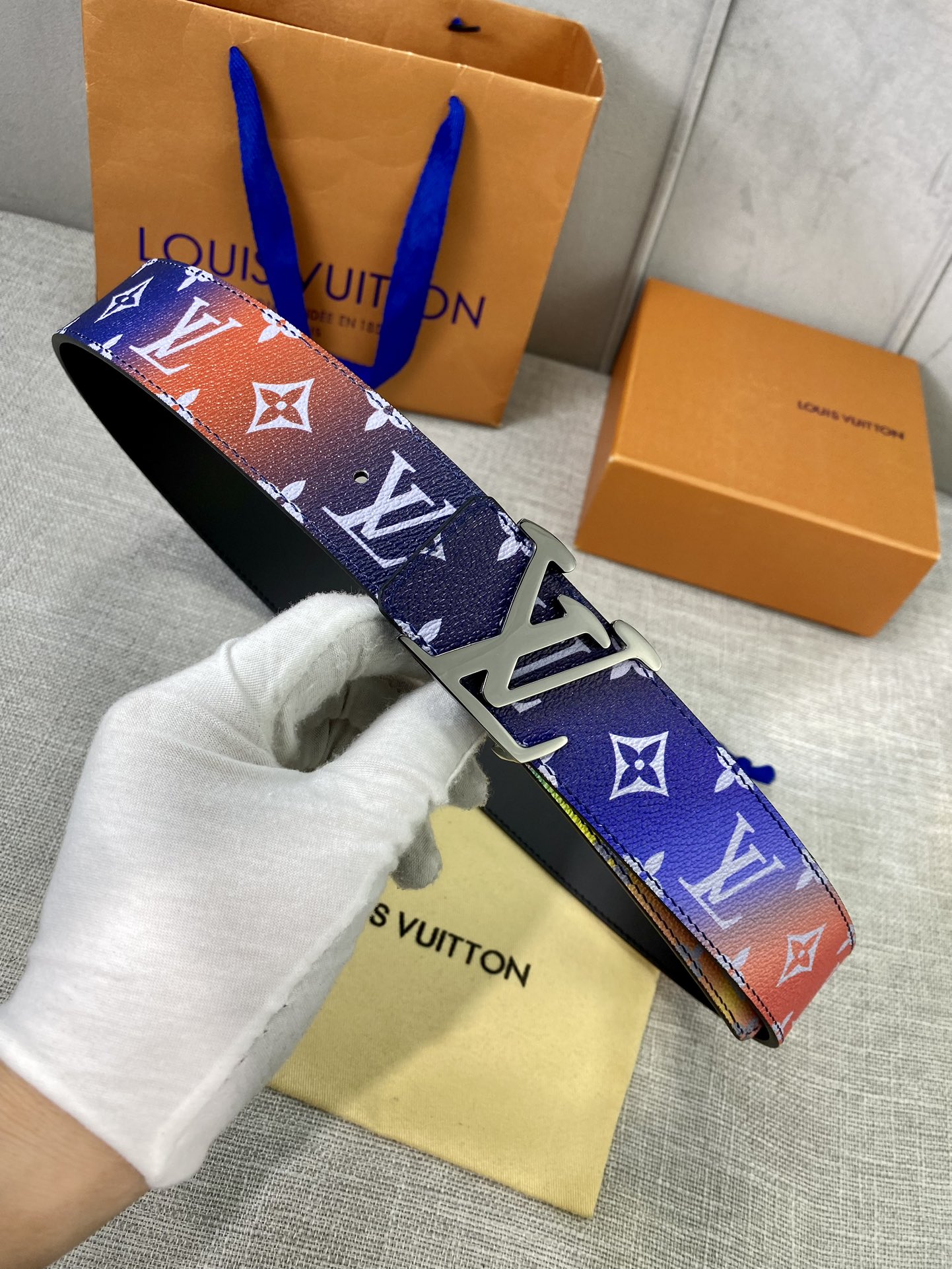 LV4.0宽Shape双面腰带令经典