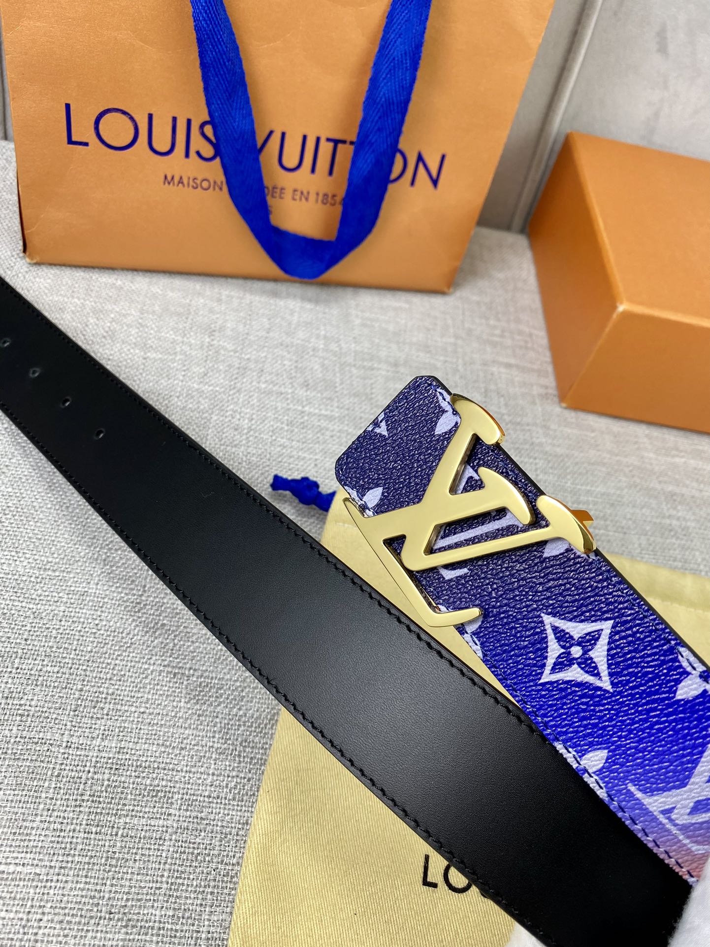 LV4.0宽Shape双面腰带令经典