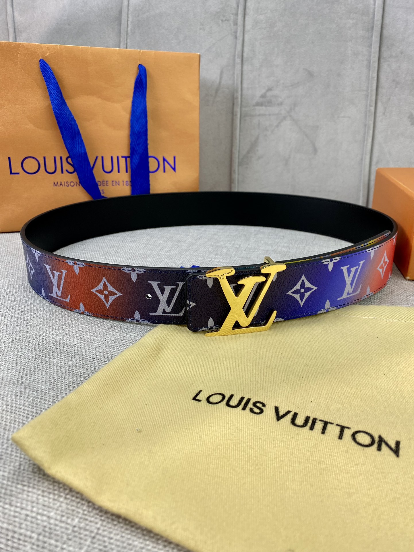 LV4.0宽Shape双面腰带令经典