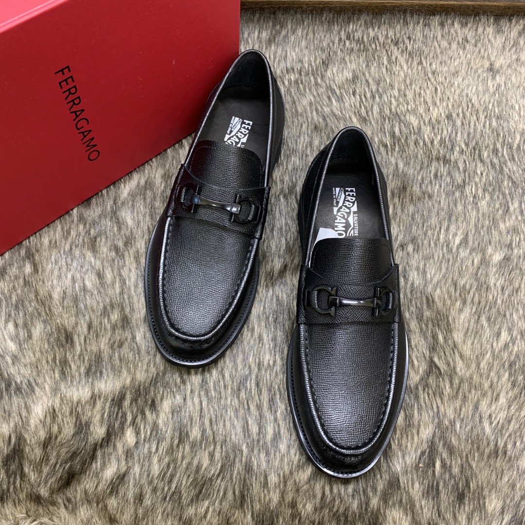 Salvatore Ferragamo Men's Black Leather Loafers with Iconic Buckle 3 i1686409440 5258 1