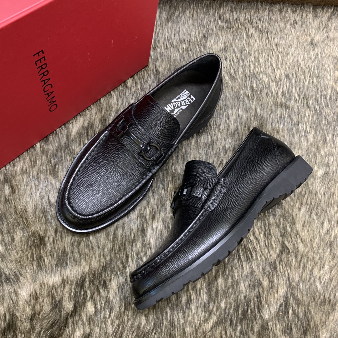 Salvatore Ferragamo Men's Black Leather Loafers with Iconic Buckle 7 i1686409440 7692 5