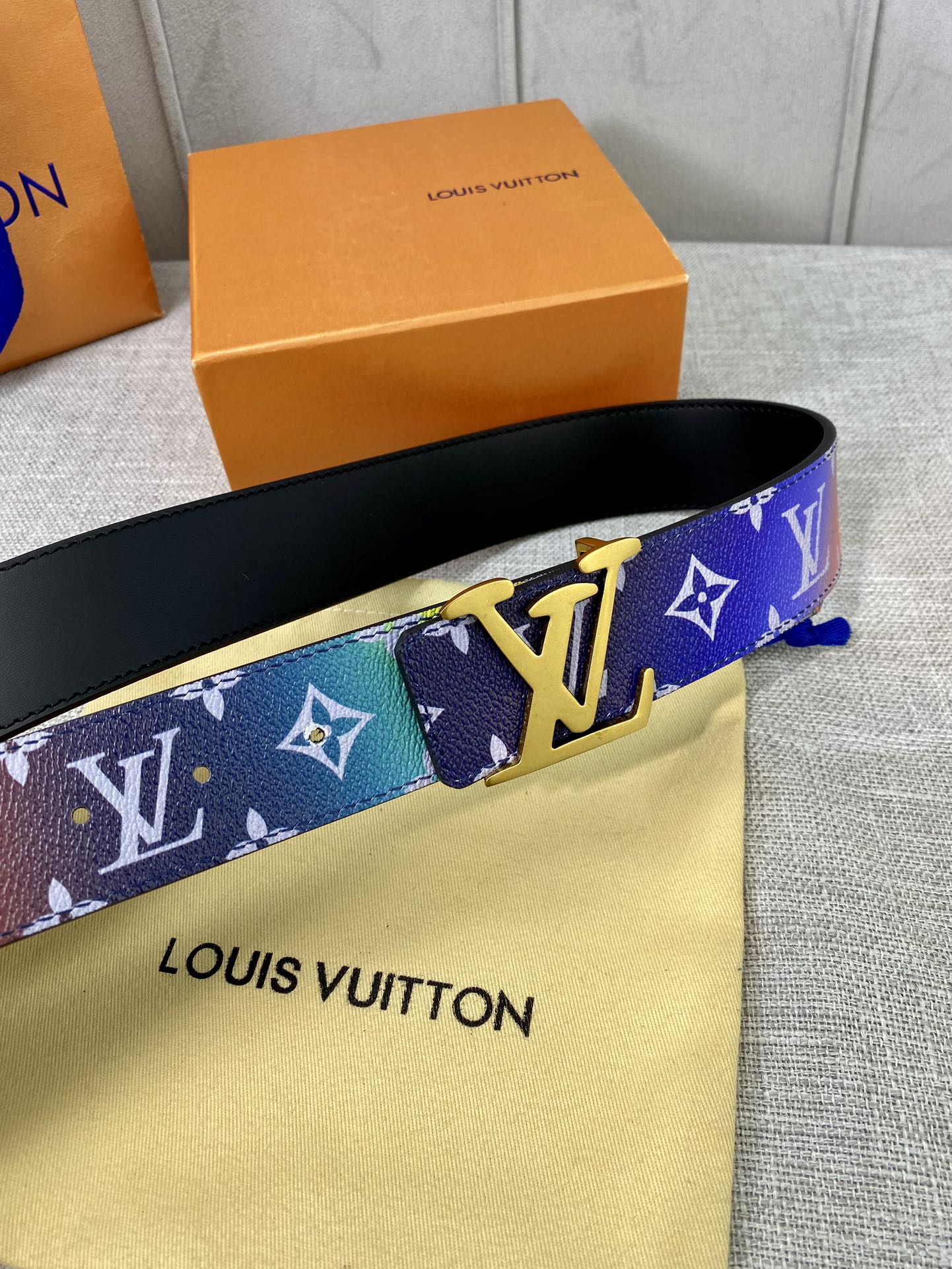 LV4.0宽Shape双面腰带令经典