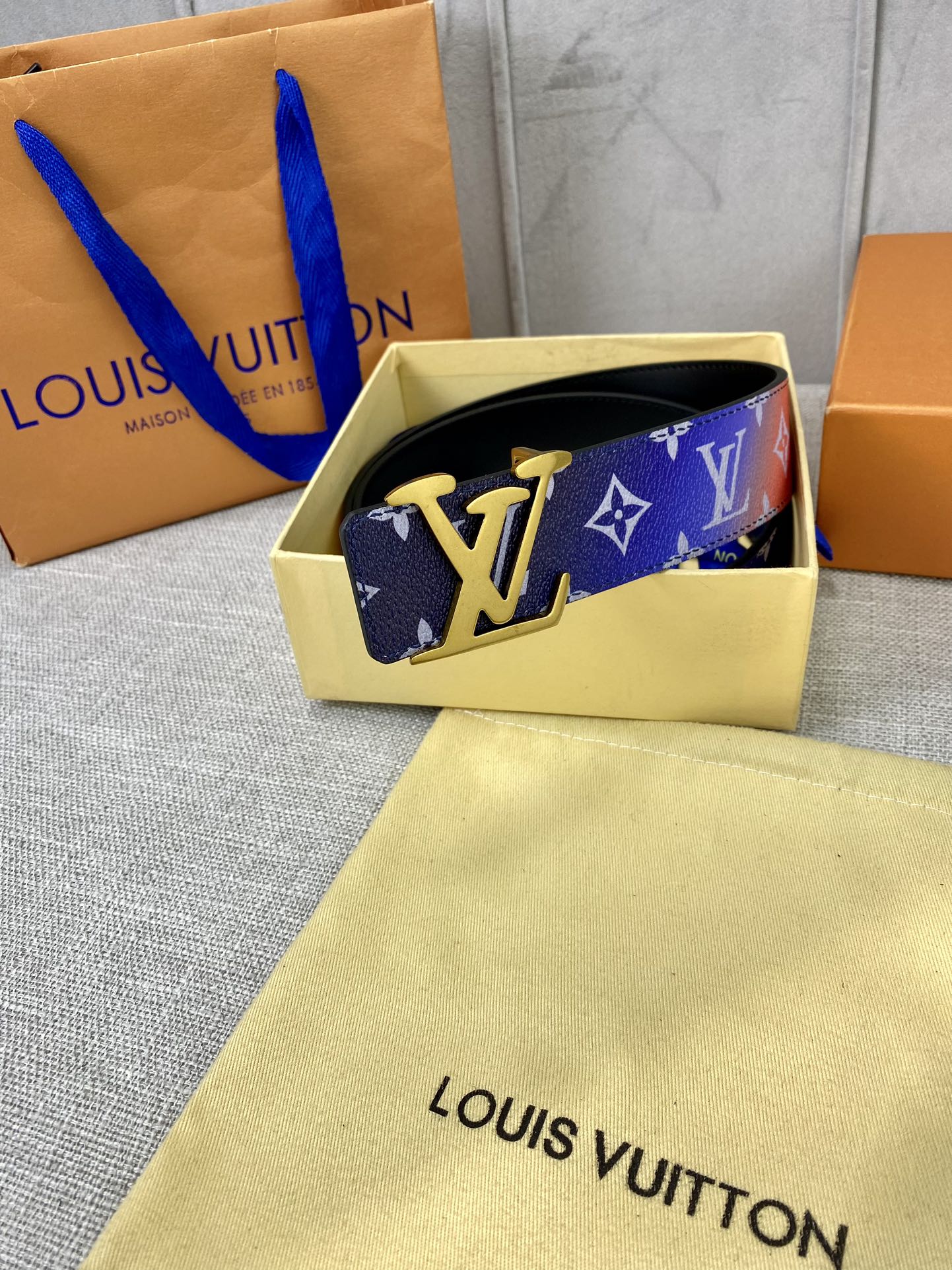 LV4.0宽Shape双面腰带令经典