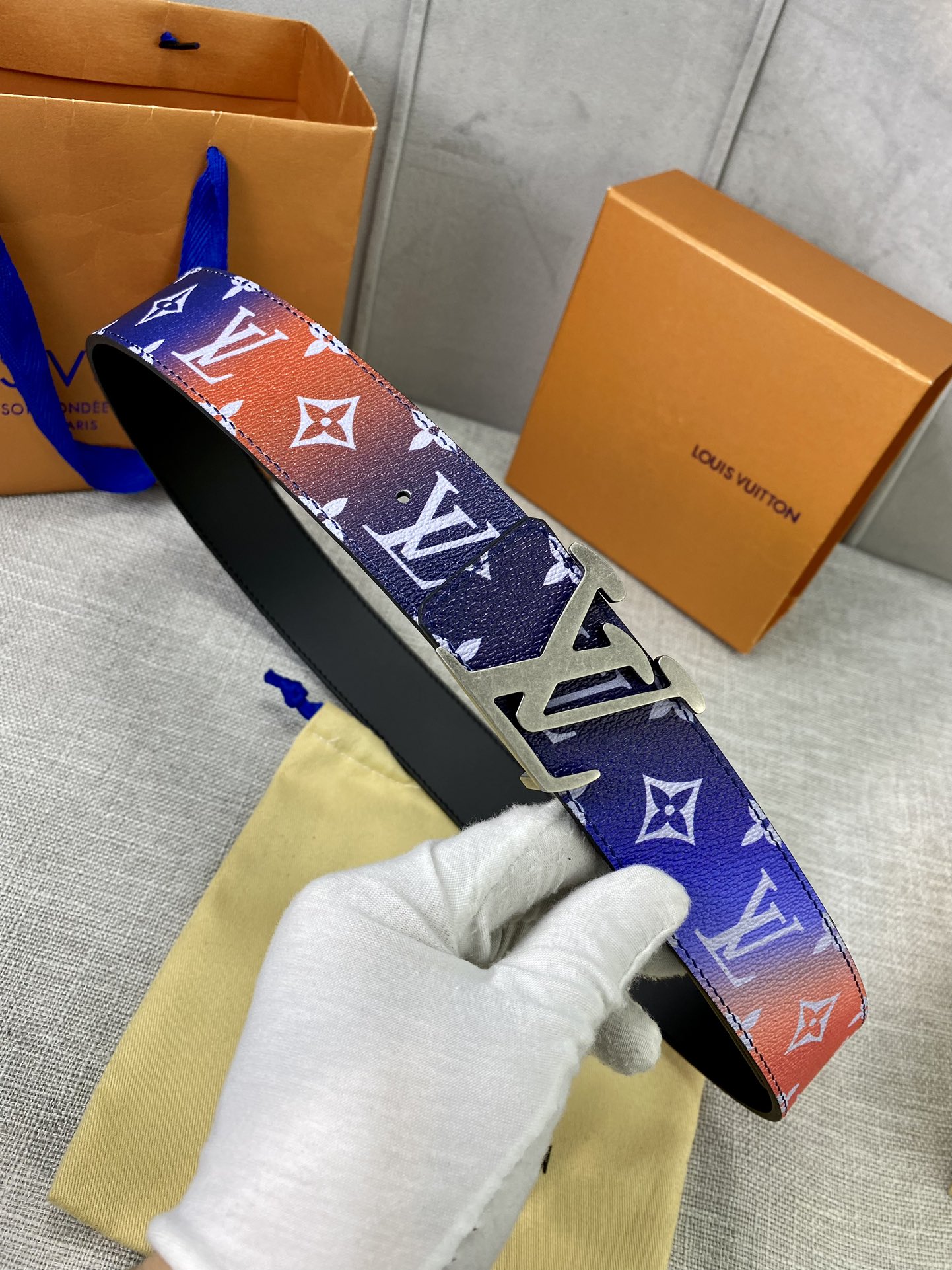 LV4.0宽Shape双面腰带令经典