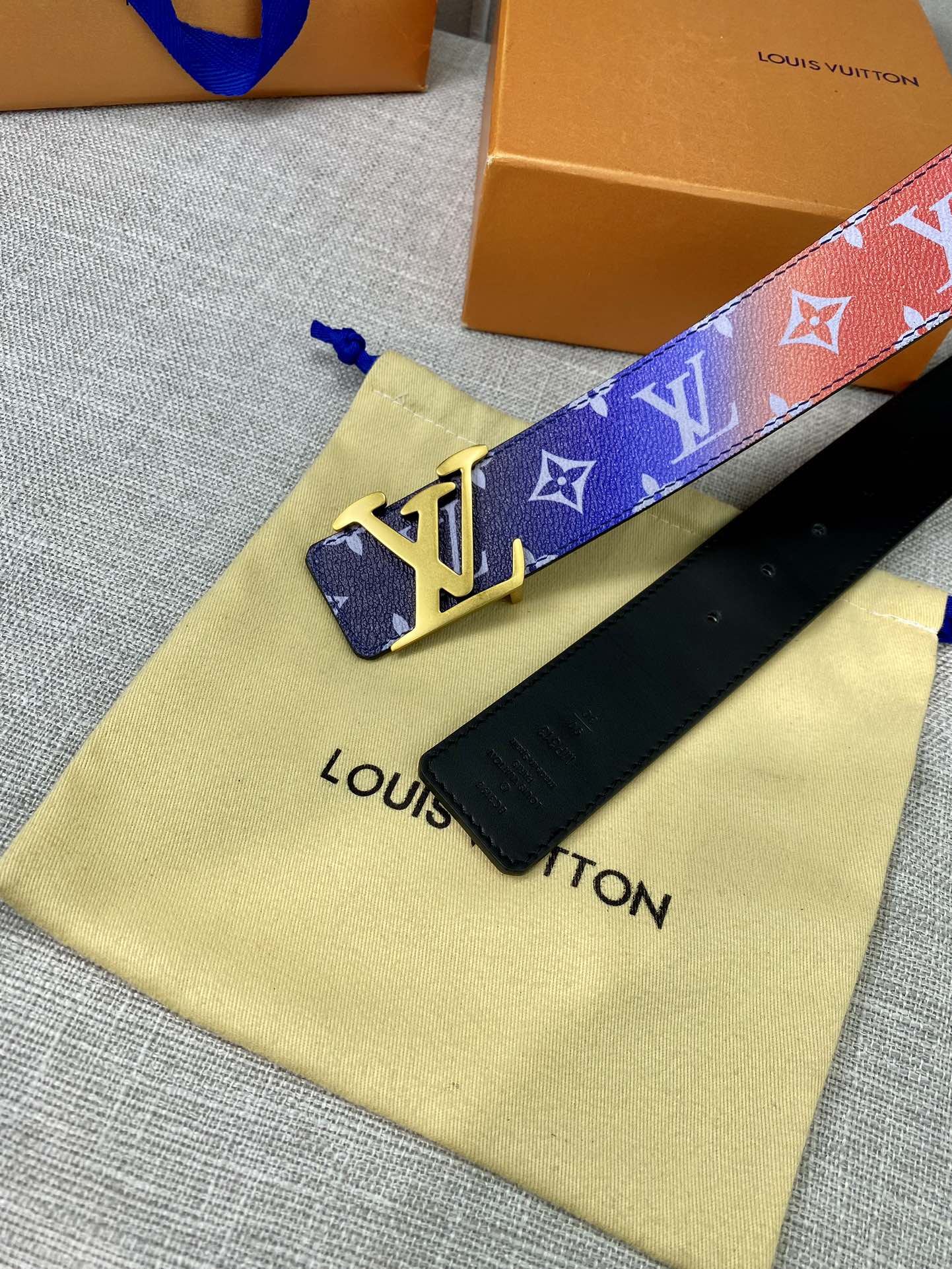 LV4.0宽Shape双面腰带令经典