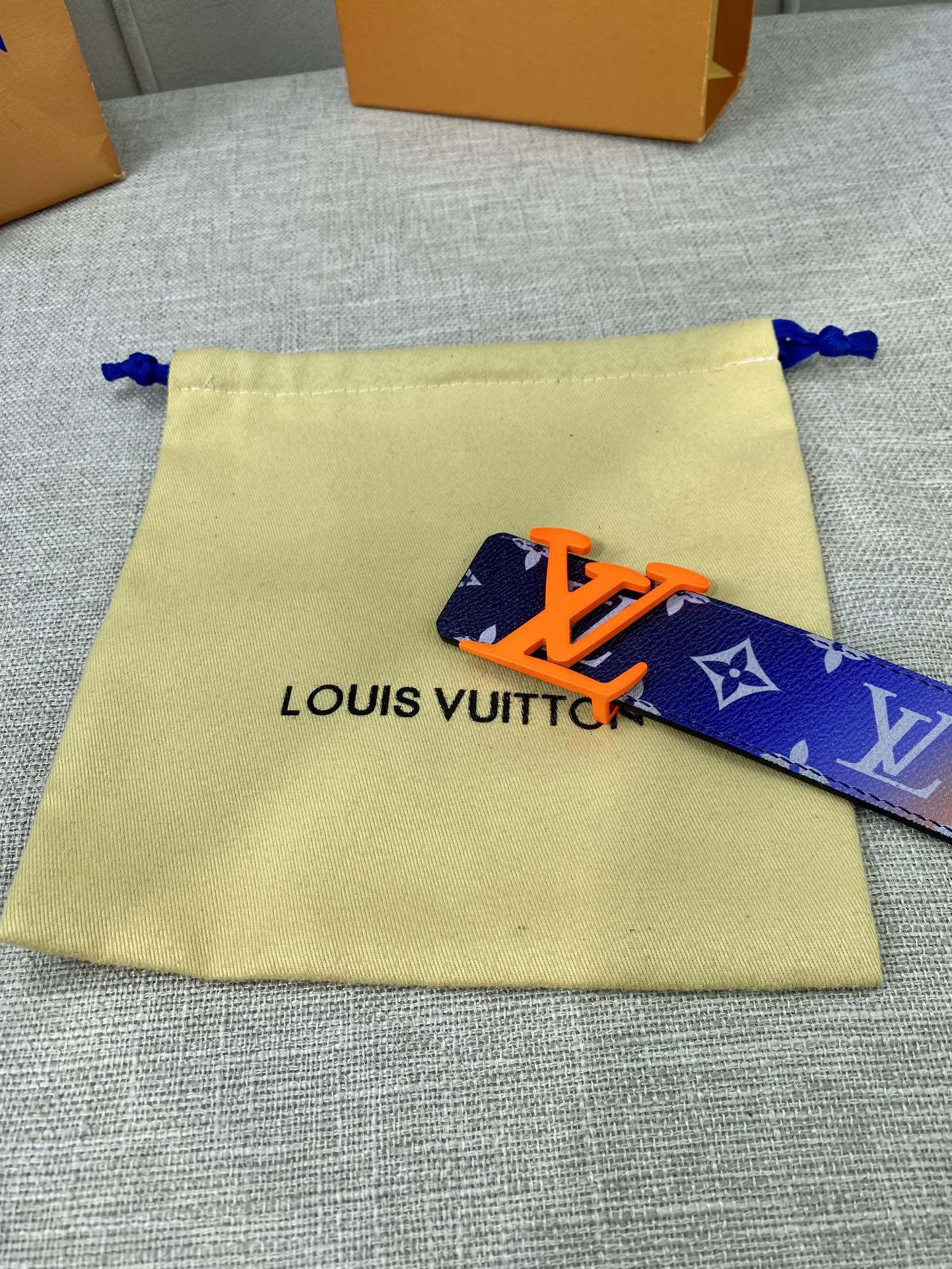 LV4.0宽Shape双面腰带令经典