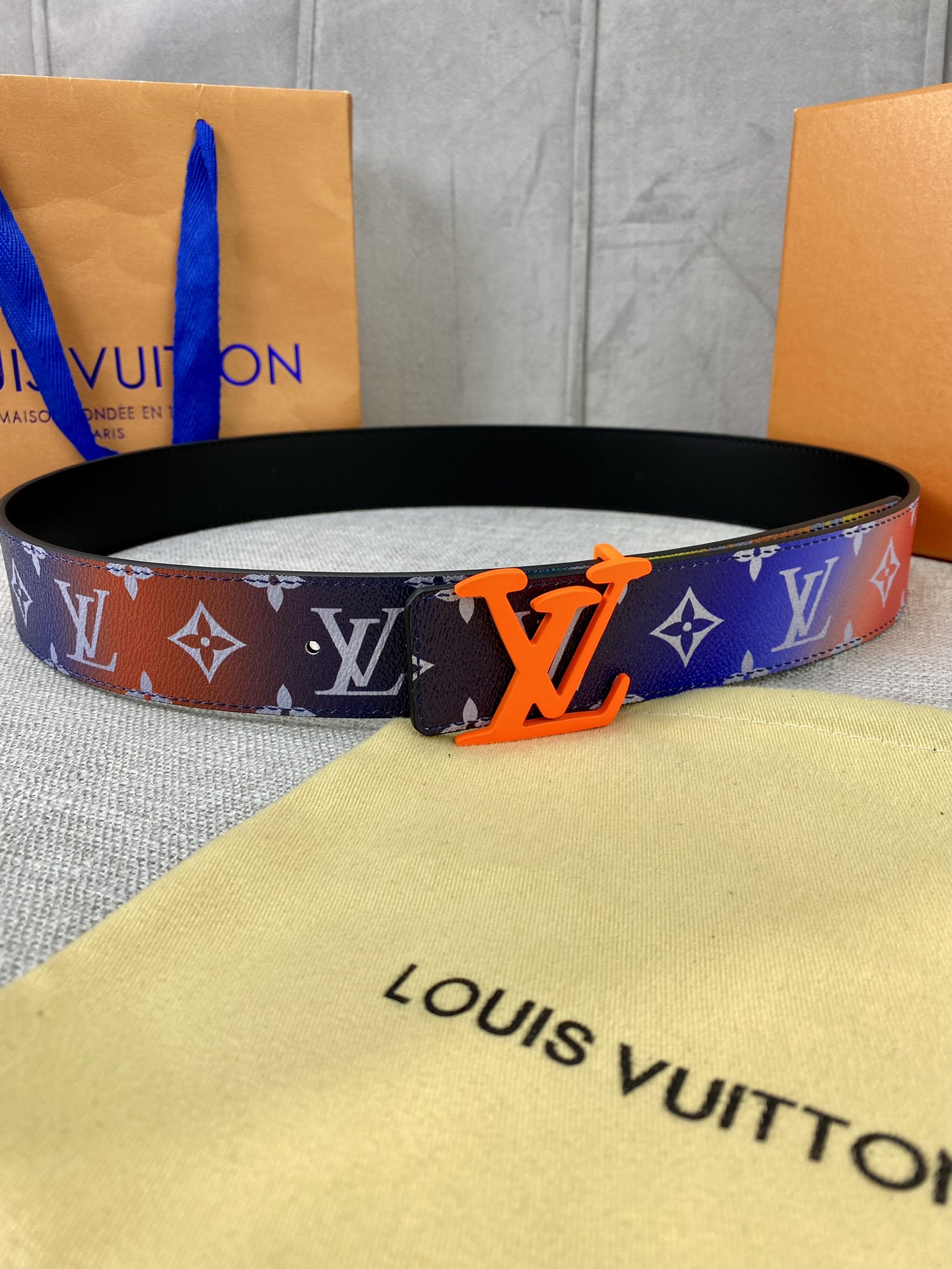 LV4.0宽Shape双面腰带令经典