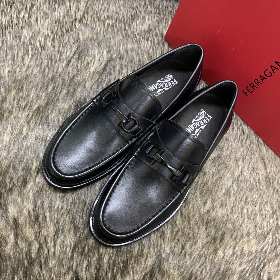 Ferragamo Men's Black Leather Loafers with Iconic Buckle, Sizes 39-44 4 i1686409657 347 2
