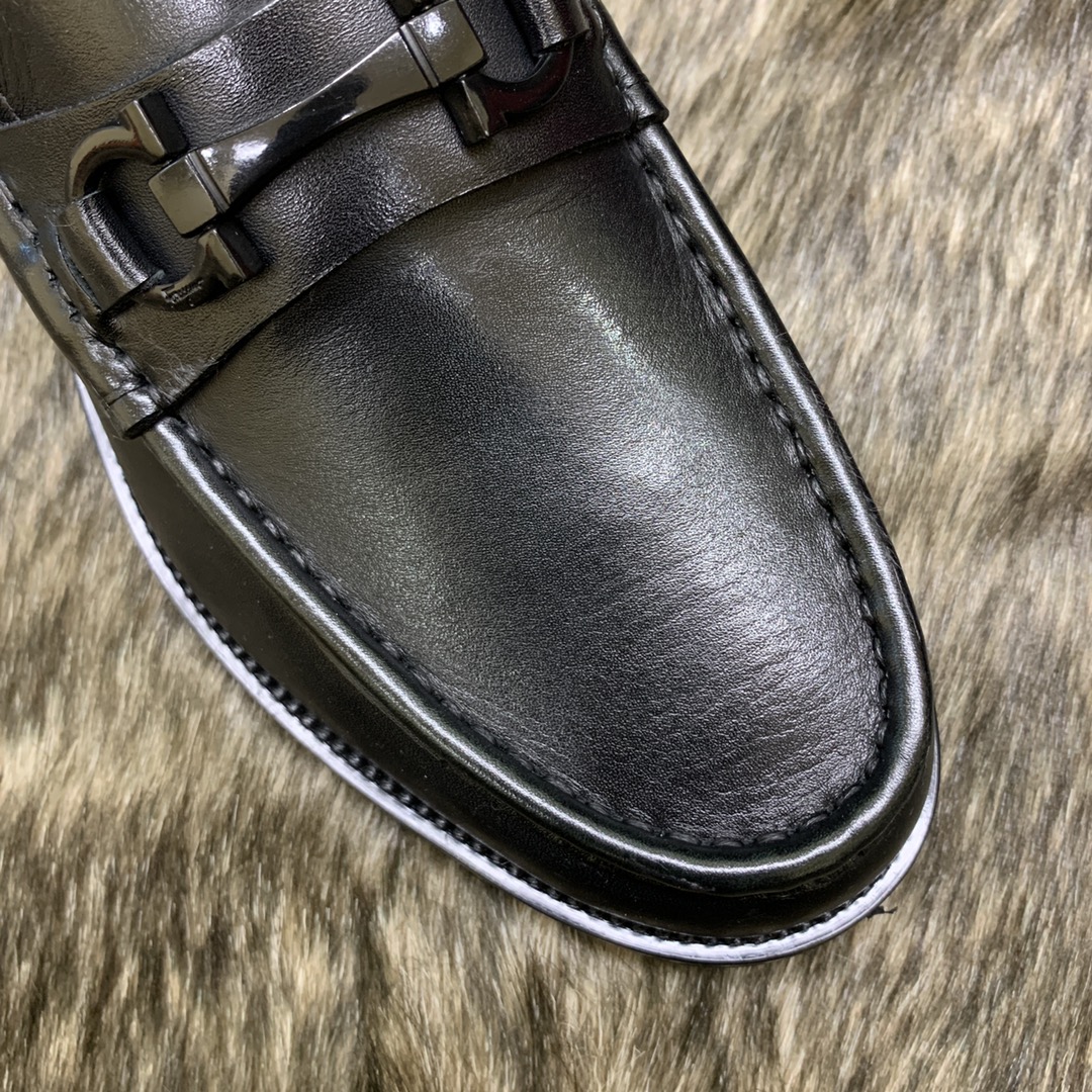Ferragamo Men's Black Leather Loafers with Iconic Buckle, Sizes 39-44 9 i1686409657 738 7