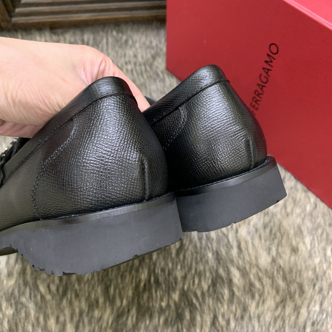 Salvatore Ferragamo Men's Leather Loafers with Iconic Buckle - Black 10 i1686409979 5986 8
