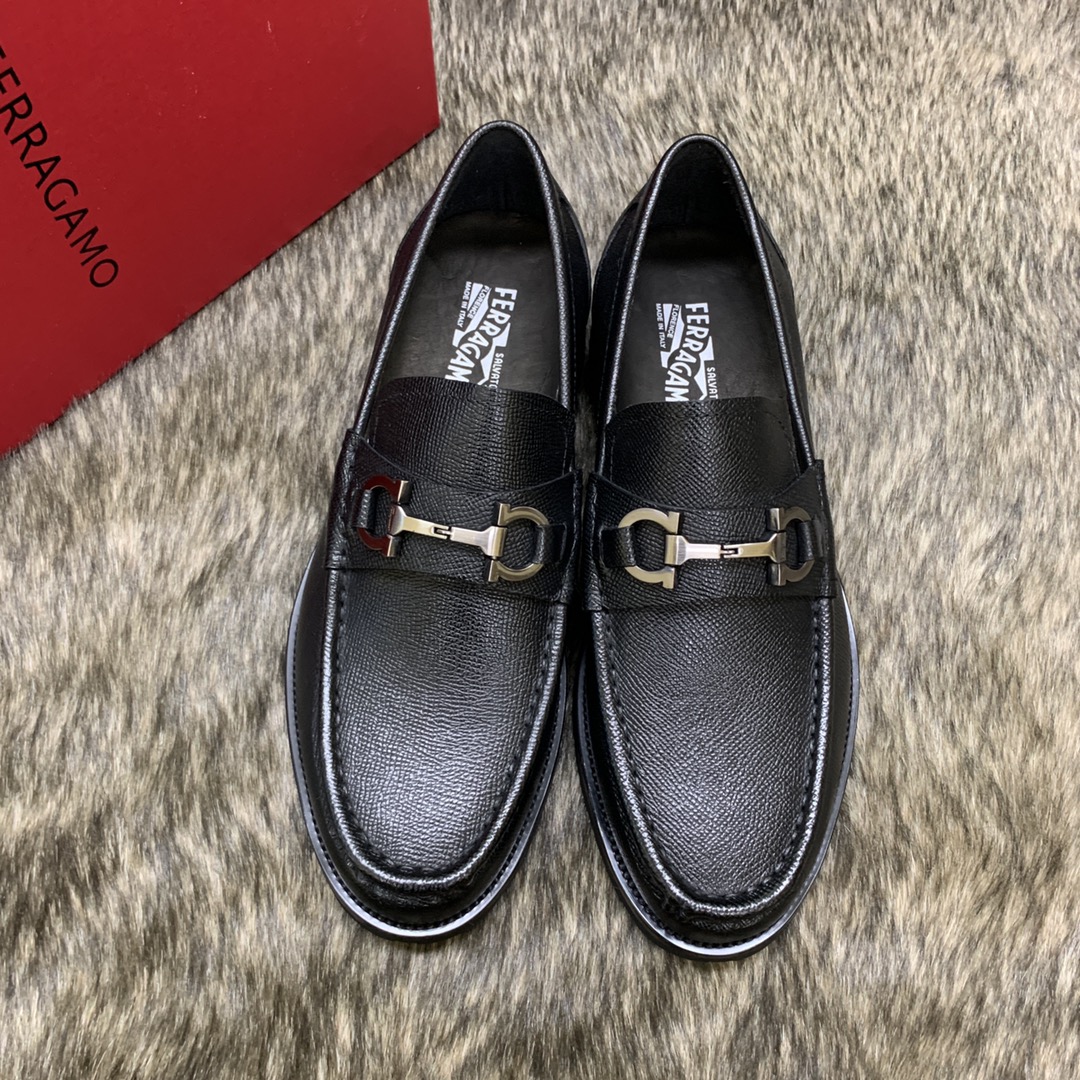 Salvatore Ferragamo Men's Leather Loafers with Iconic Buckle - Black 2 i1686409979 8080 0