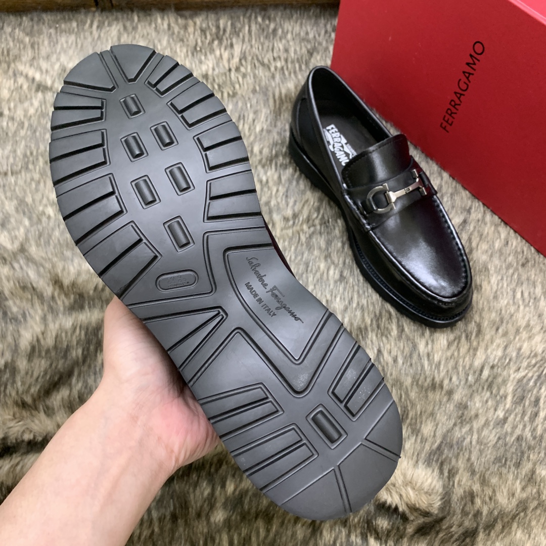 Salvatore Ferragamo Men's Leather Loafers with Iconic Buckle 8 i1686410015 335 6