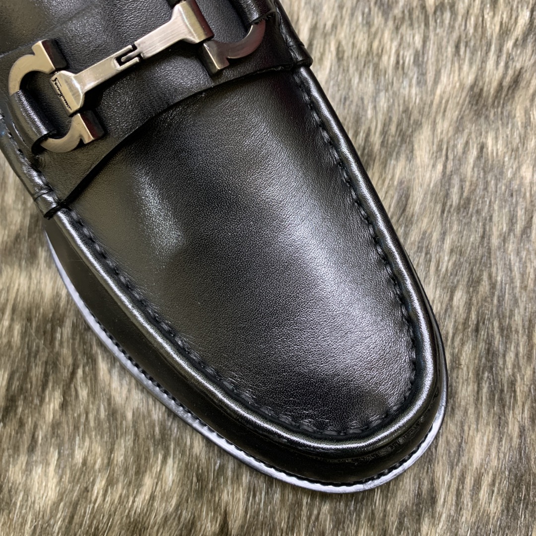 Salvatore Ferragamo Men's Leather Loafers with Iconic Buckle 9 i1686410015 5526 7