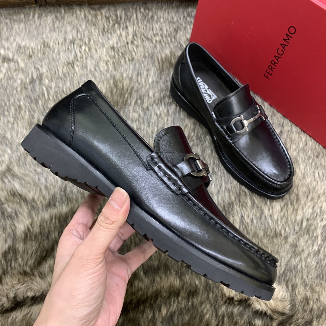 Salvatore Ferragamo Men's Leather Loafers with Iconic Buckle 6 i1686410015 6631 4
