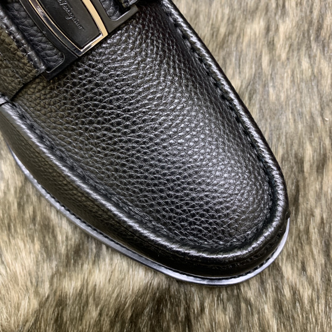 Salvatore Ferragamo Men's Black Leather Loafers with Buckle Detail 9 i1686410104 9036 7