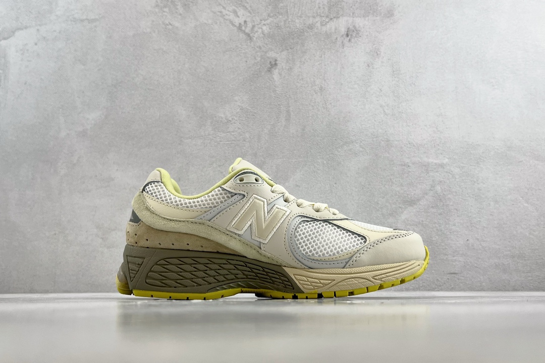 New Balance 2002R White Yellow M2002RA1