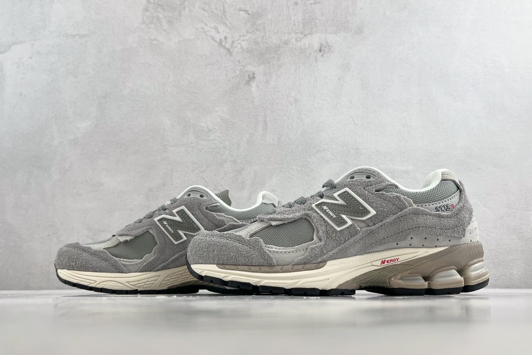 New Balance 2002R light gray M2002RDM