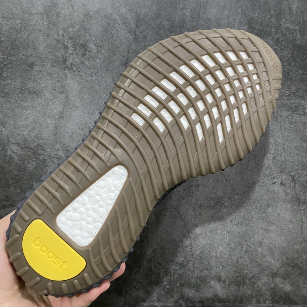 LW版本Yeezy350V2黑生胶侧