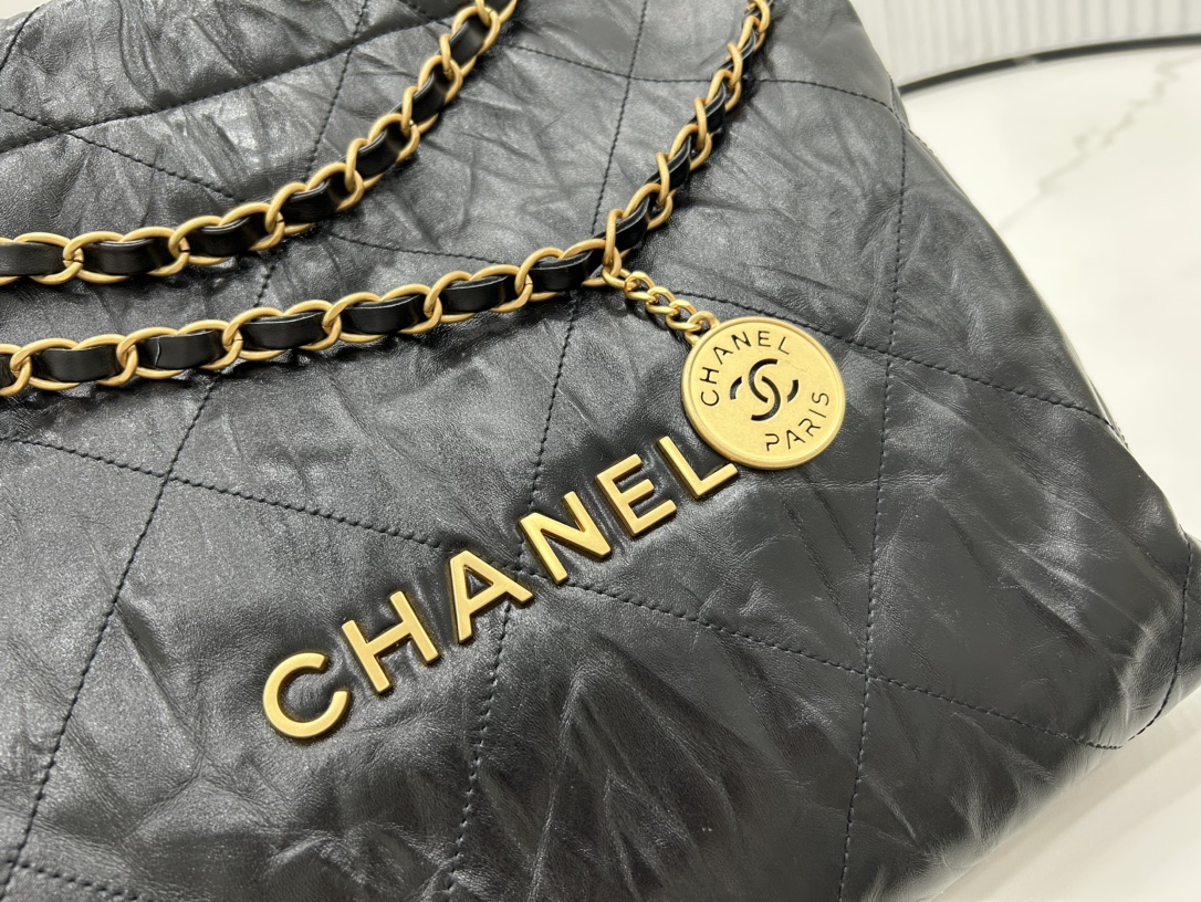 AS3260皱皮Chanel22bag垃圾袋本季最火最值得入手的系列它的名字叫22bag小香凡是以数字命