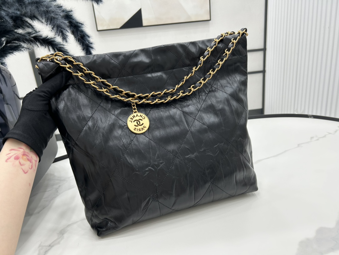 AS3260皱皮Chanel22bag垃圾袋本季最火最值得入手的系列它的名字叫22bag小香凡是以数字命